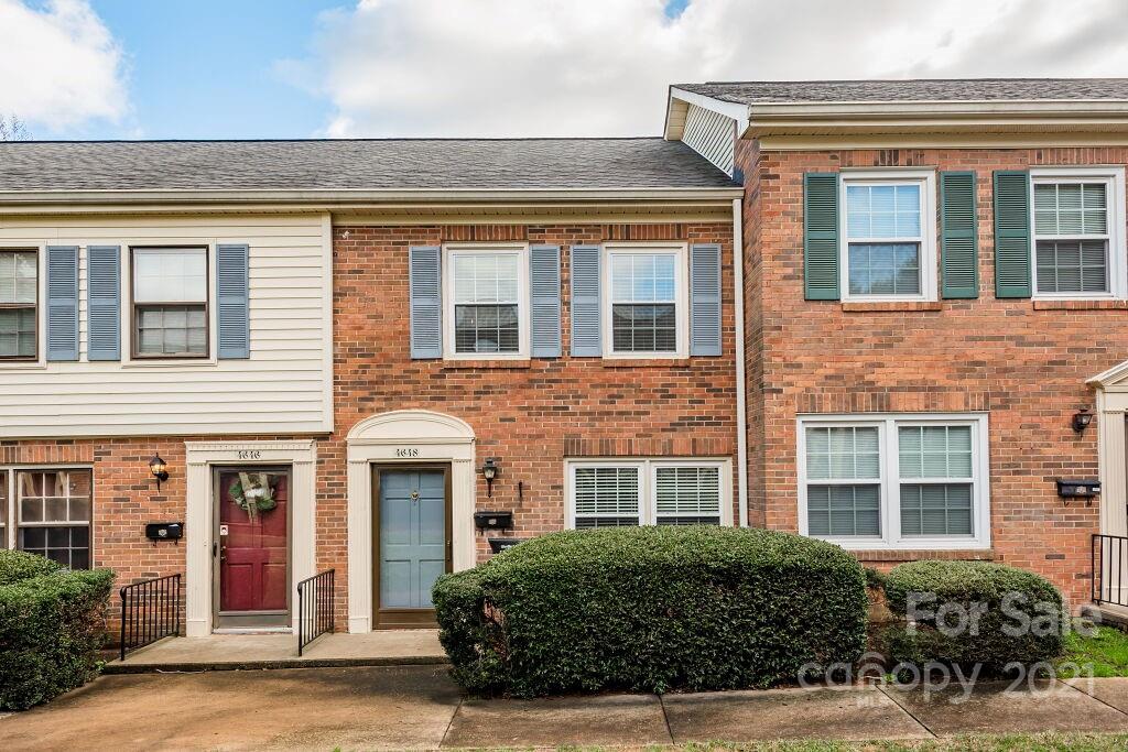 4648 Old Lantern Way