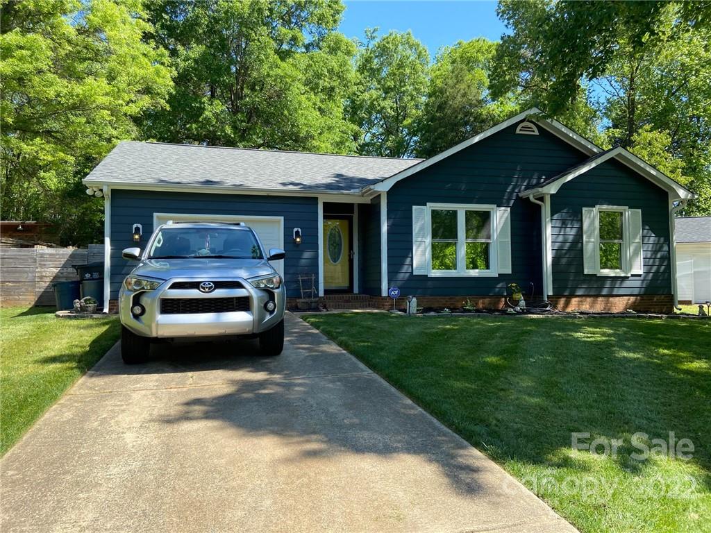 Property image 1 at 8510 Brookstead Drive, Charlotte, NC 28215