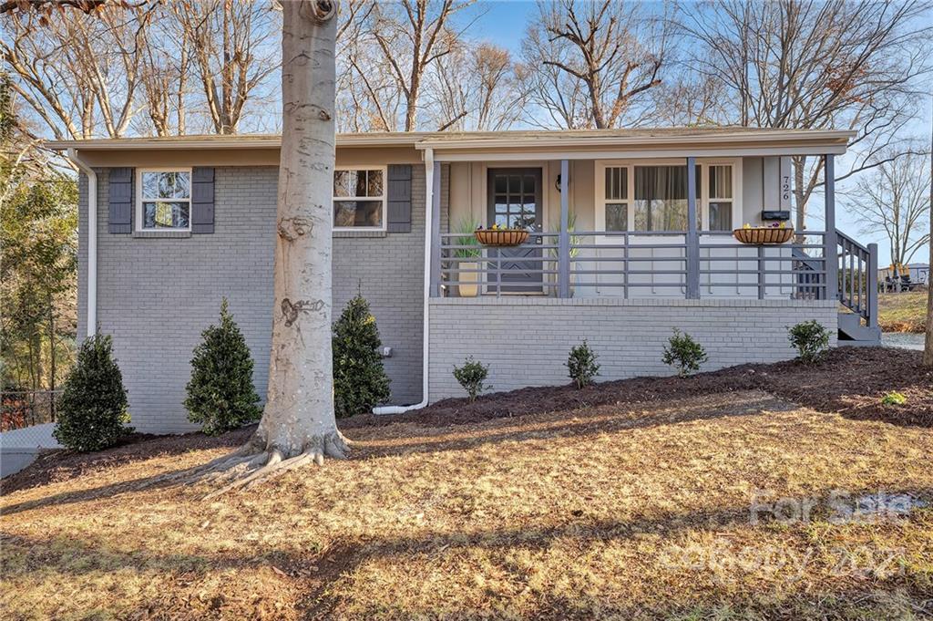 Property image 1 at 726 September Lane, Charlotte, NC 28208