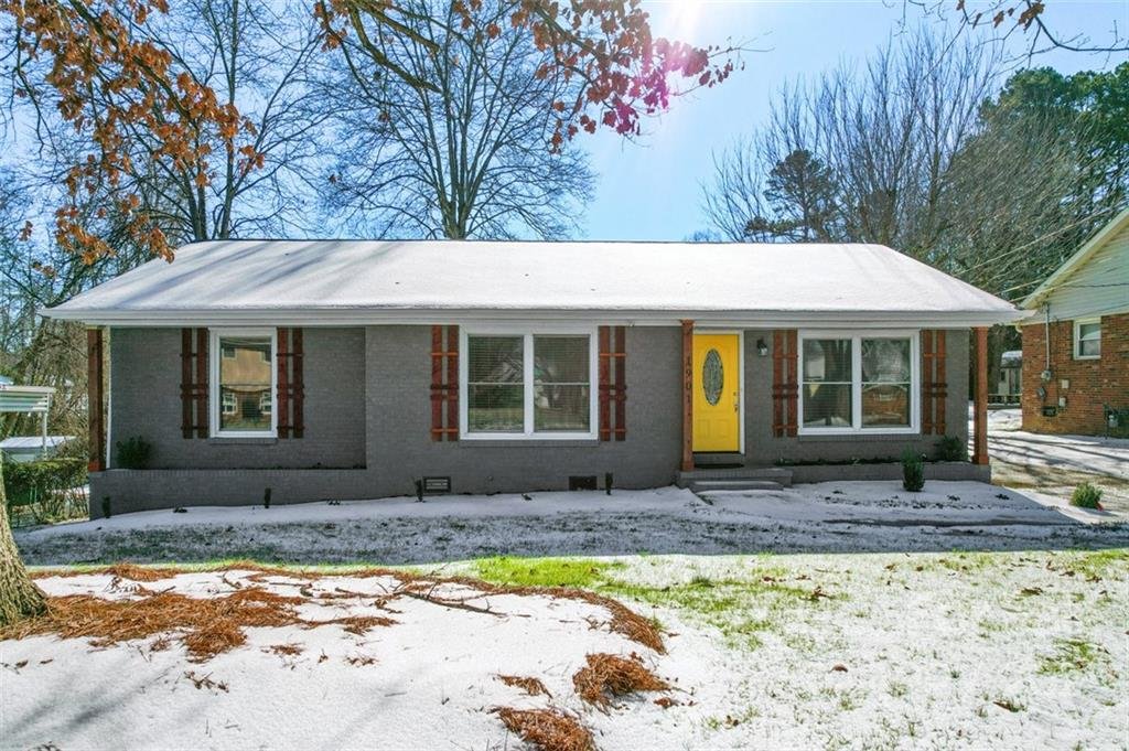 Property image 1 at 1901 Crestdale Drive, Charlotte, NC 28216