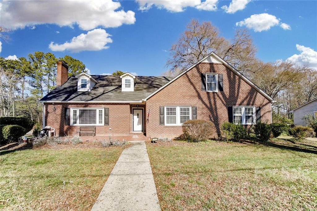 Property image 1 at 712 Townsend Avenue, Gastonia, NC 28052