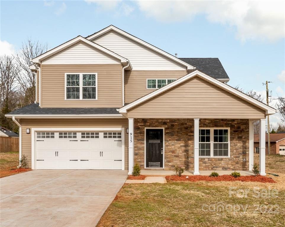 Property image 1 at 915 Owen Boulevard, Charlotte, NC 28213
