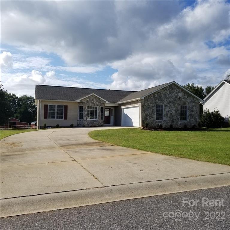 Property image 1 at 1444 Farmington Hills Drive, Conover, NC 28613