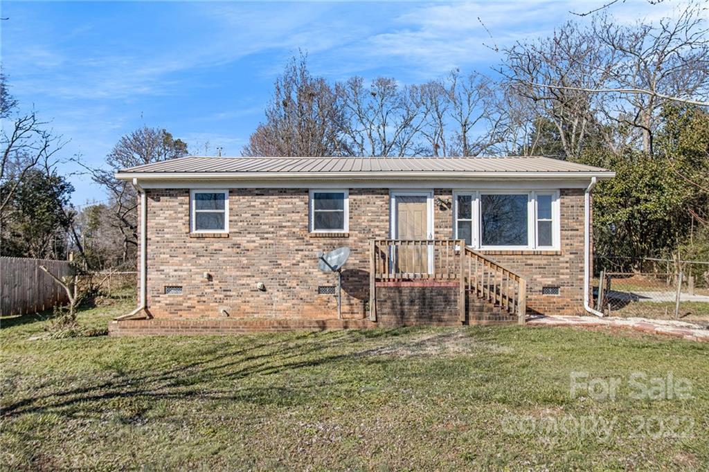 Property image 1 at 328 Telegraph Drive, Gastonia, NC 28056