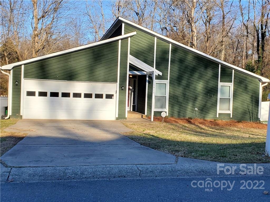 Property image 1 at 4925 Cricklewood Lane, Charlotte, NC 28212