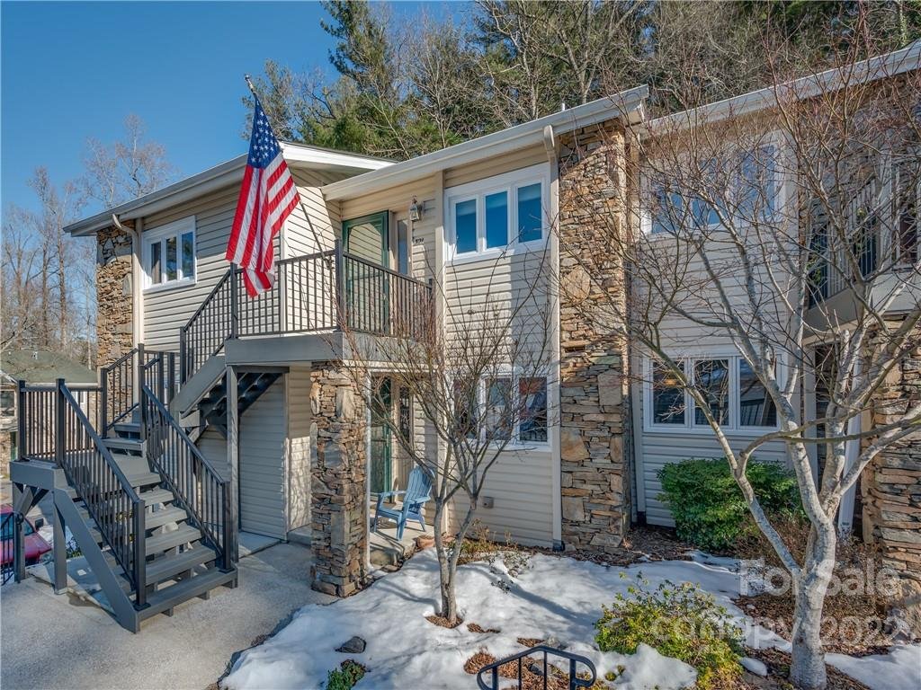 Property image 1 at 321 Britton Creek Drive, Hendersonville, NC 28791