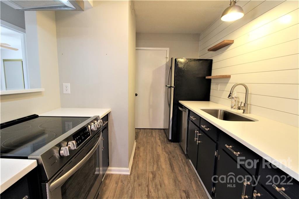 Property image 1 at 4918 Sardis Road, Charlotte, NC 28270