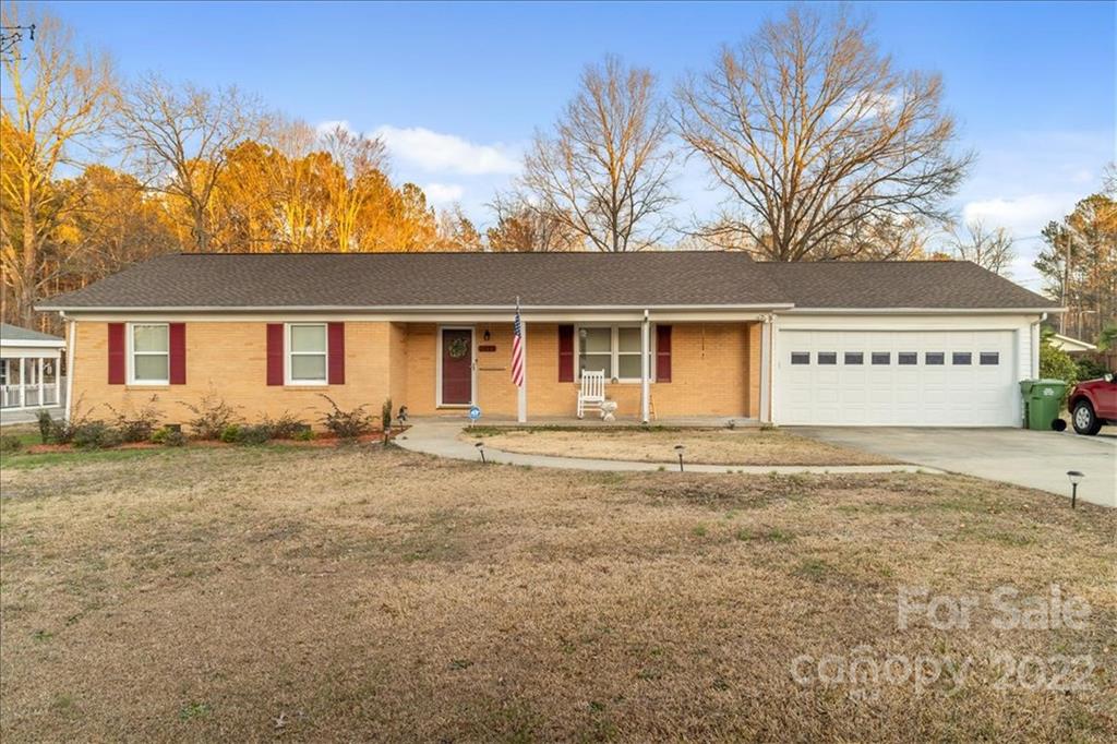 2485 Country Club Drive