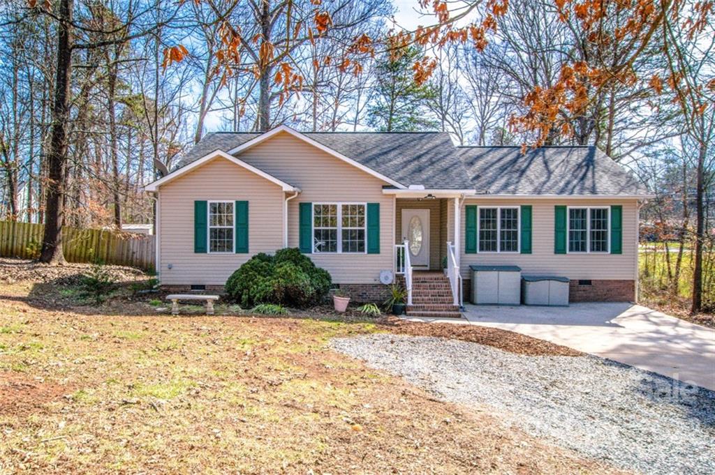 Property image 1 at 121 Shenandoah Loop, Troutman, NC 28166