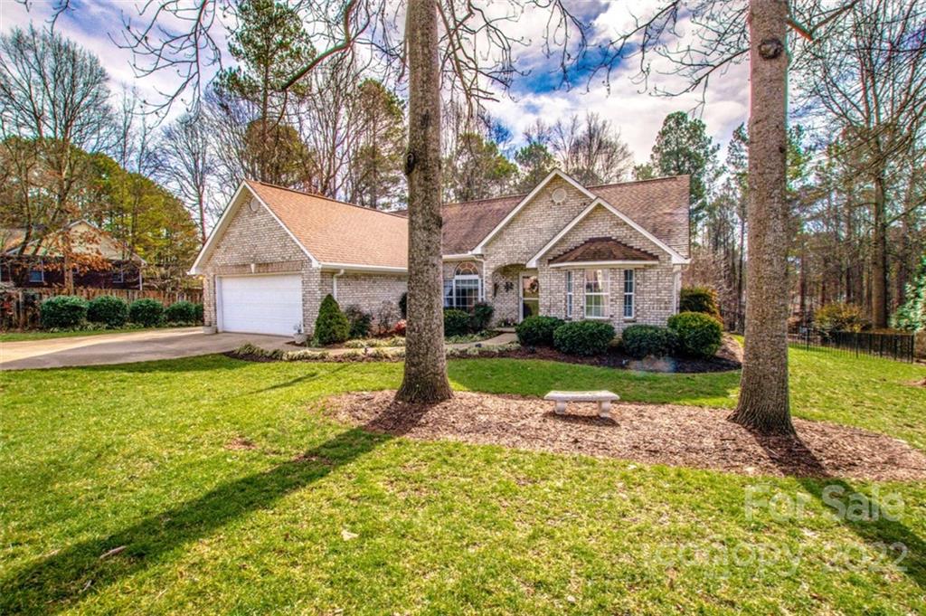 Property image 1 at 123 Sea Trail Drive, Mooresville, NC 28117