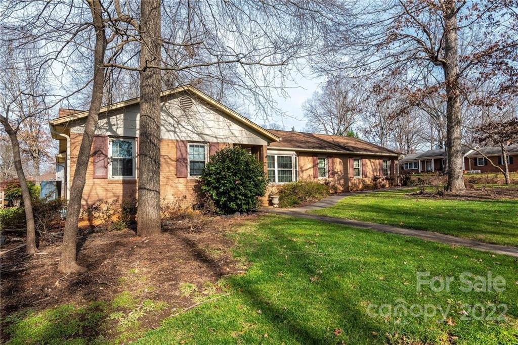 Property image 1 at 1191 18th Avenue, Hickory, NC 28601