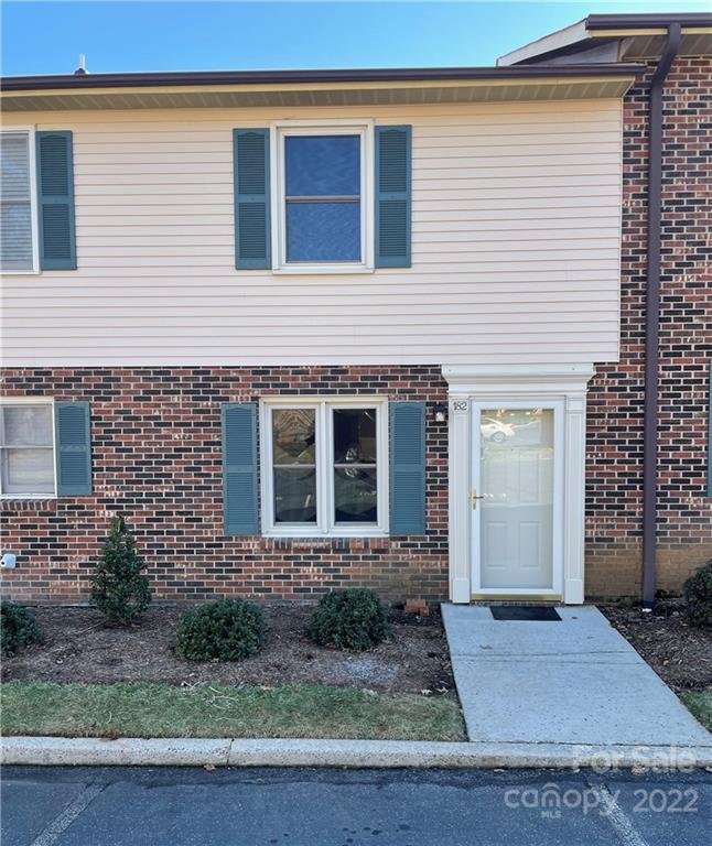 Property image 1 at 1330 5th Street, Hickory, NC 28601