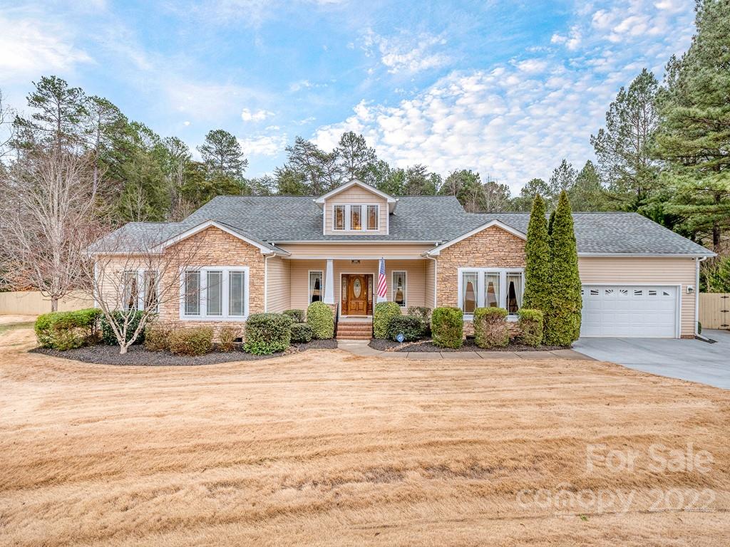 Property image 1 at 6508 Amberwood Drive, Mount Holly, NC 28120