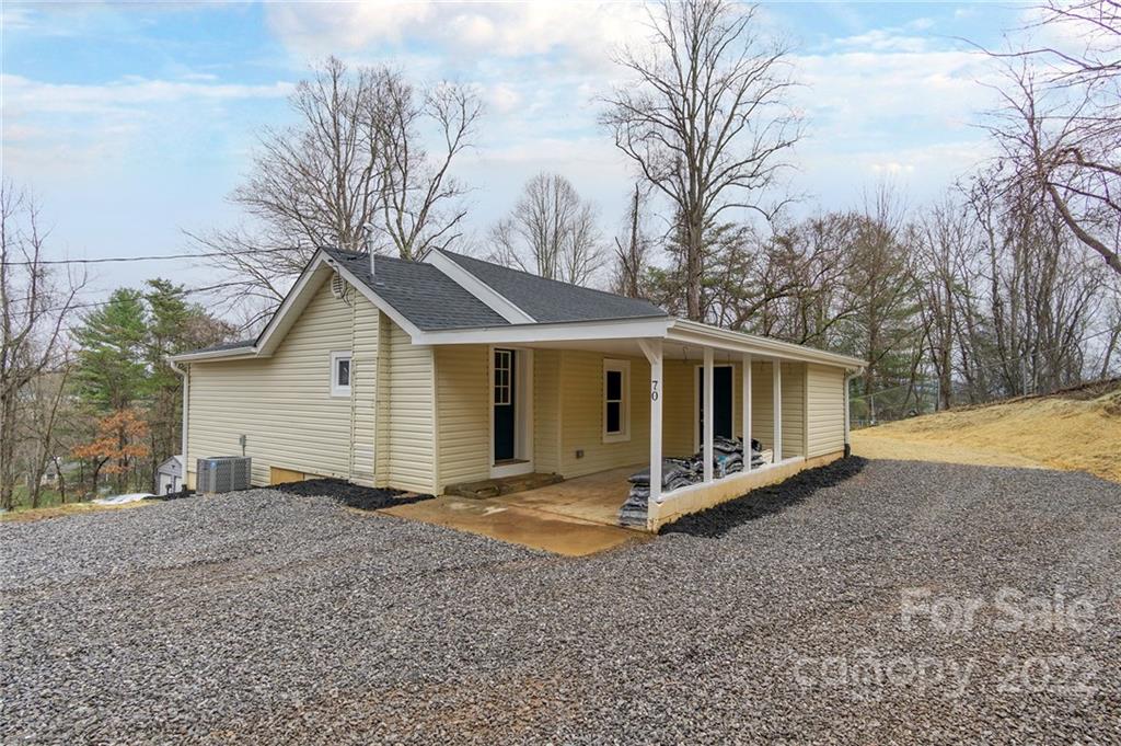 Property image 1 at 70 Vanderbilt Terrace, Asheville, NC 28806