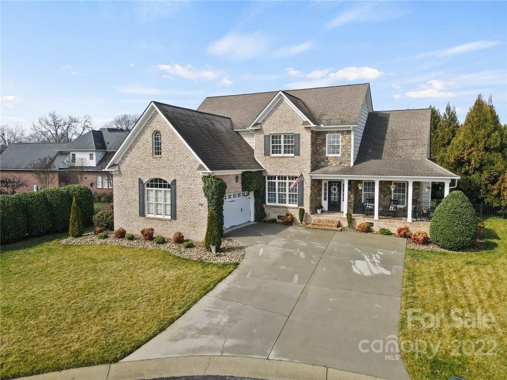 Property image 1 at 1721 31st Avenue Lane, Hickory, NC 28601