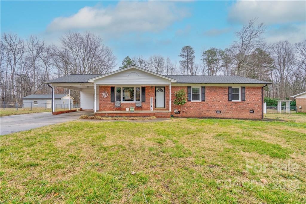 Property image 1 at 122 Vernon Street, Cherryville, NC 28021