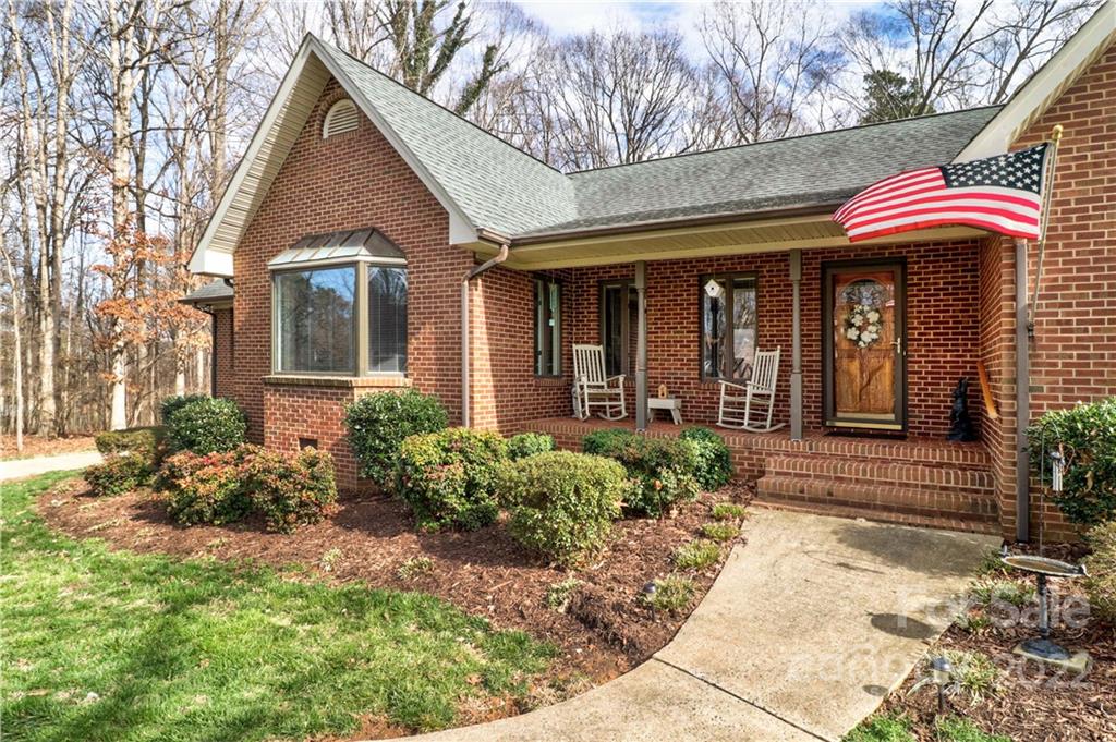 233 Buckingham Place Road