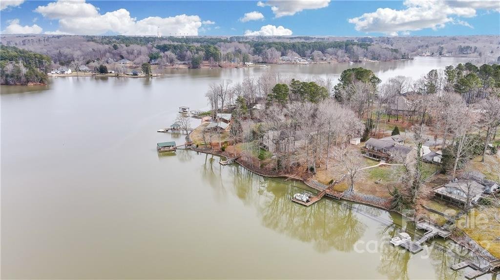 2765 Lakefront Drive