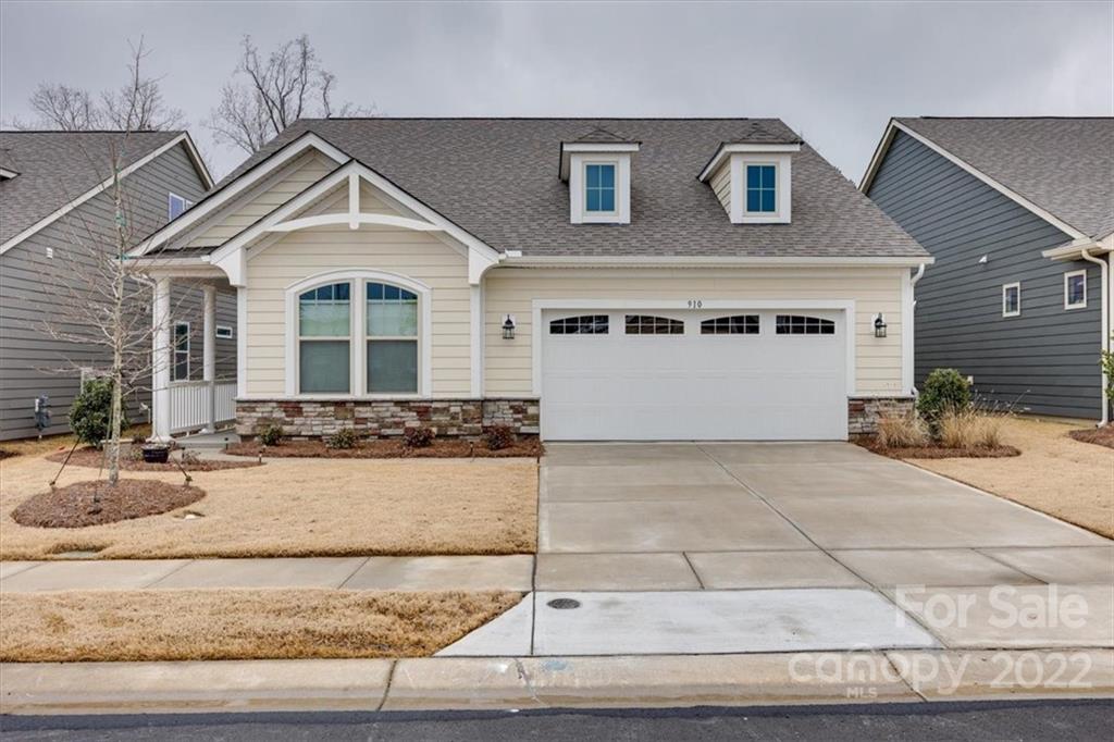 Property image 1 at 910 Gallant Grove Drive, Tega Cay, SC 29708