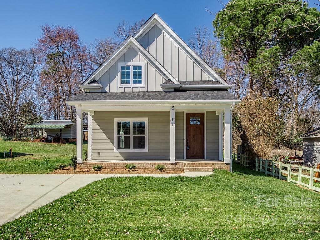 Property image 1 at 207 9th Street, Belmont, NC 28012