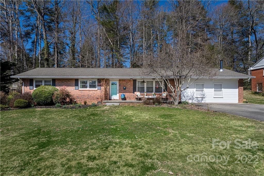 Property image 1 at 40 Dogwood Drive, Brevard, NC 28712