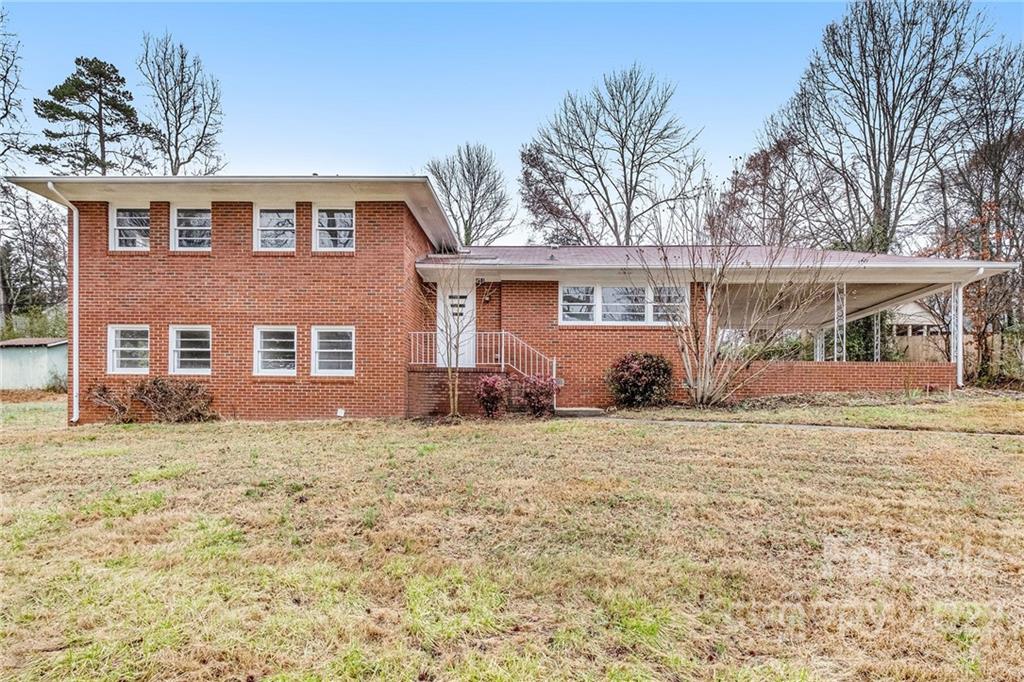 Property image 1 at 421 Owen Boulevard, Charlotte, NC 28213