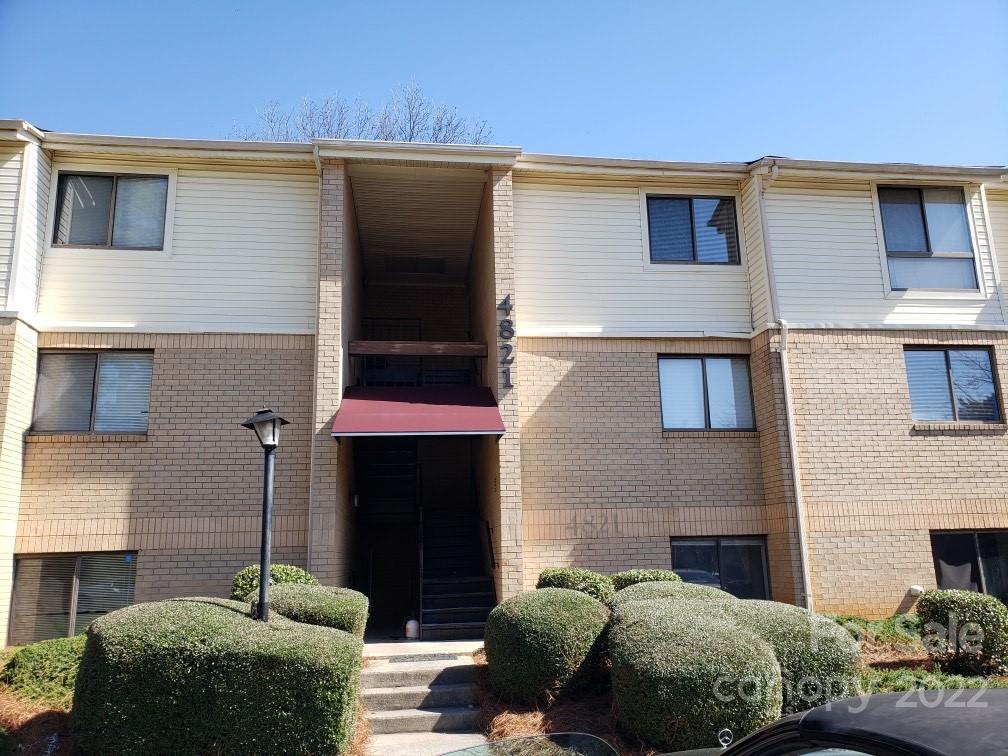 Property image 1 at 4821 Spring Lake Drive, Charlotte, NC 28212