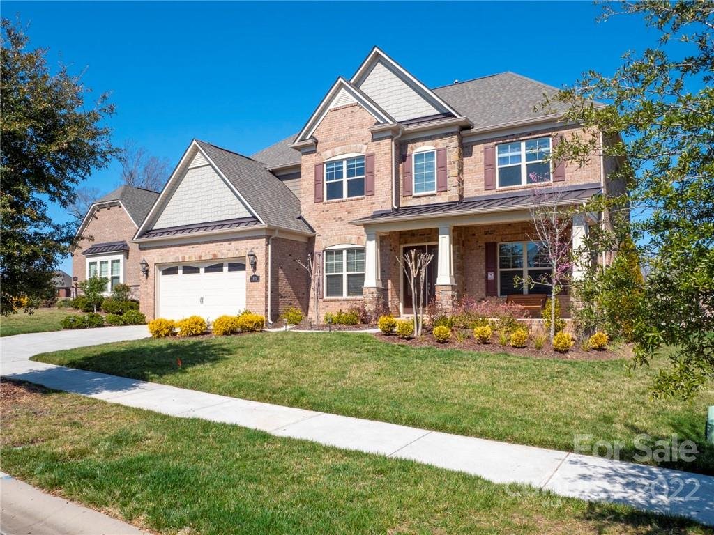 1820 English Oak Leaf Court