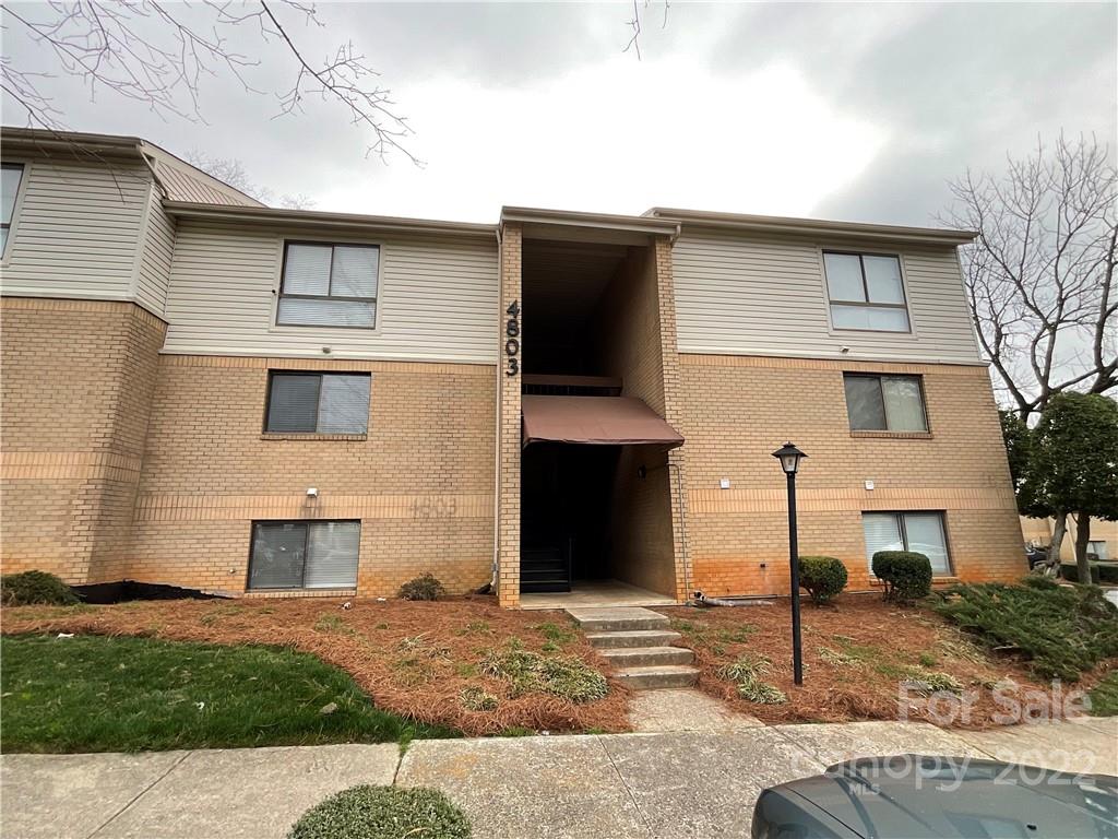 Property image 1 at 4803 Spring Lake Drive, Charlotte, NC 28212