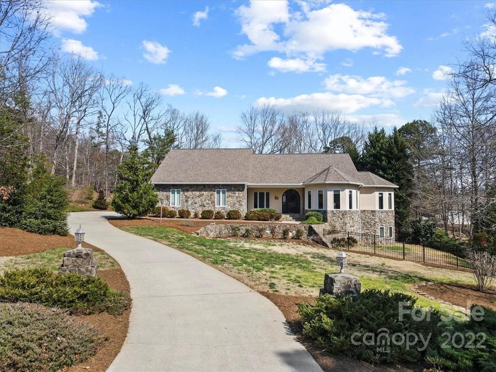 Property image 1 at 304 Oak Knoll, Hildebran, NC 28637