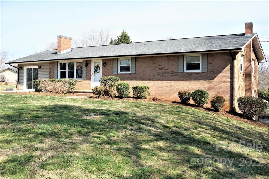 Property image 1 at 2821 24th Avenue, Hickory, NC 28601