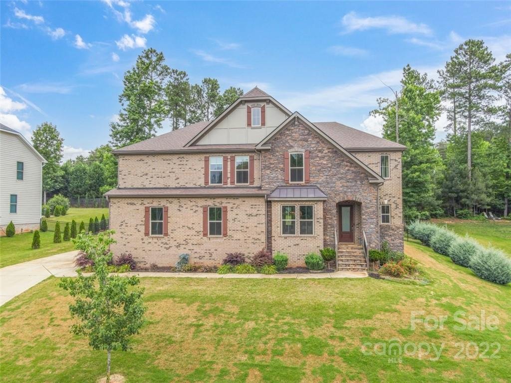 Property image 1 at 131 S San Agustin Drive, Mooresville, NC 28117