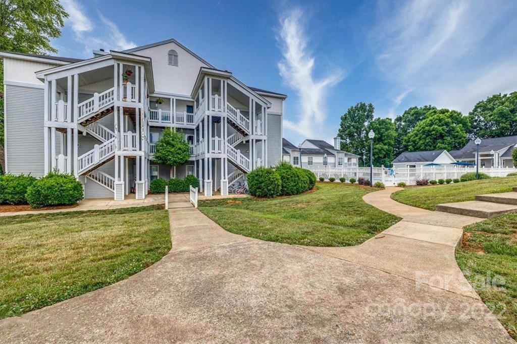 11 Hamiltons Bay Court