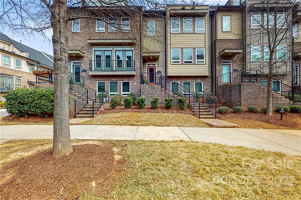 Property image 1 at 720 Lamar Avenue, Charlotte, NC 28204