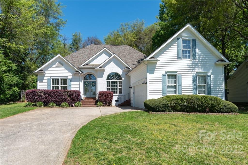 Property image 1 at 20742 Lagoona Drive, Cornelius, NC 28031