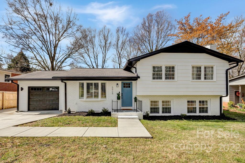 Property image 1 at 5924 Charing Place, Charlotte, NC 28211