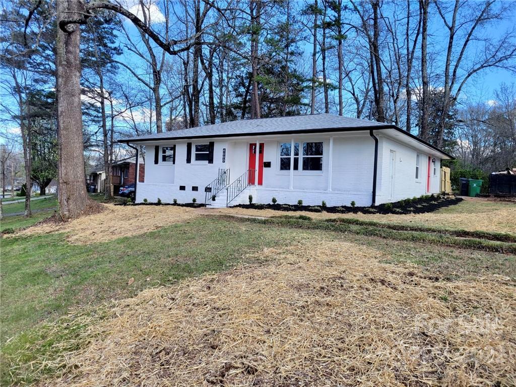 Property image 1 at 4000 Tipperary Place, Charlotte, NC 28215