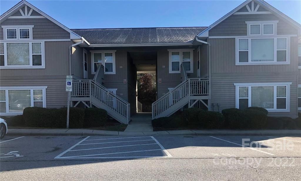 Property image 1 at 137 Morningside Lane, Hendersonville, NC 28792