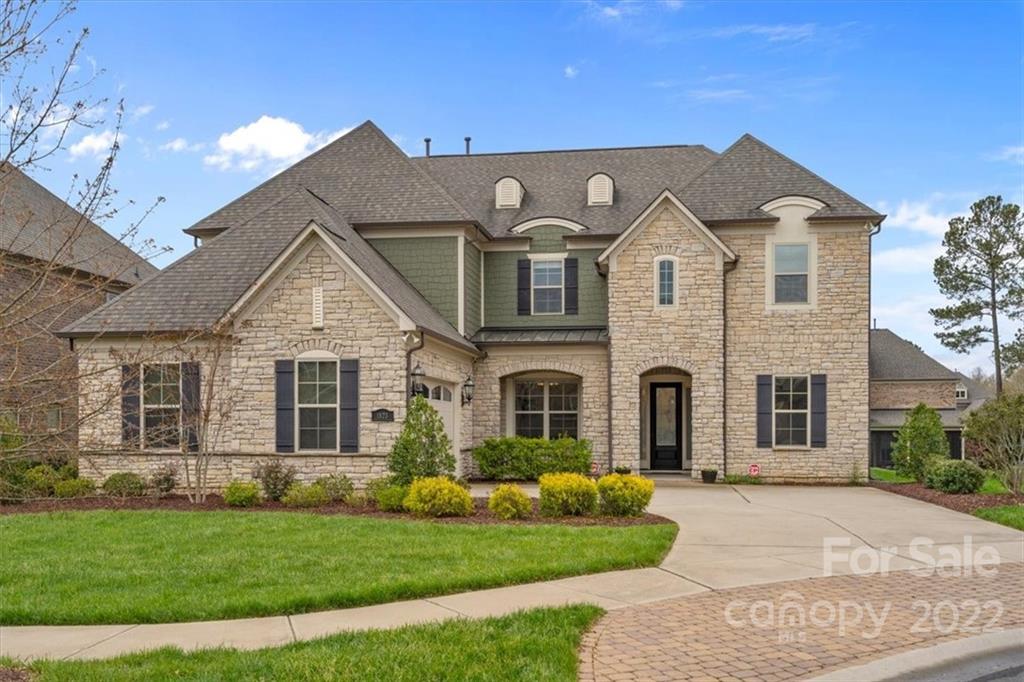 1825 English Oak Leaf Court