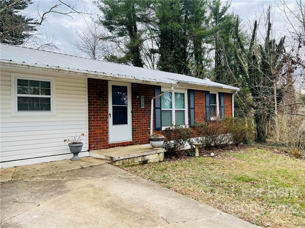 Property image 1 at 728 Center Street, Asheville, NC 28803