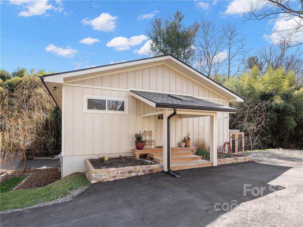 Property image 1 at 506 Hiawassee Avenue, Black Mountain, NC 28711
