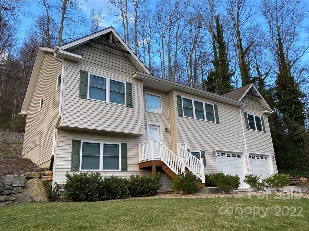 Property image 1 at 674 Salisbury Road, Hendersonville, NC 28792