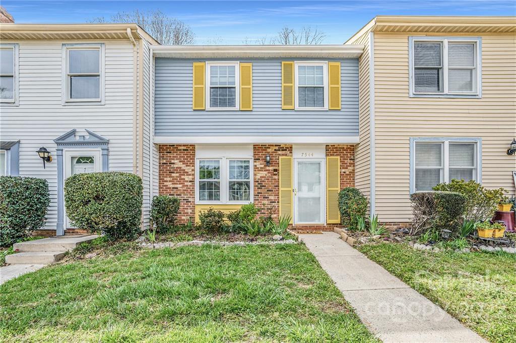 Property image 1 at 7544 Holly Grove Court, Charlotte, NC 28227