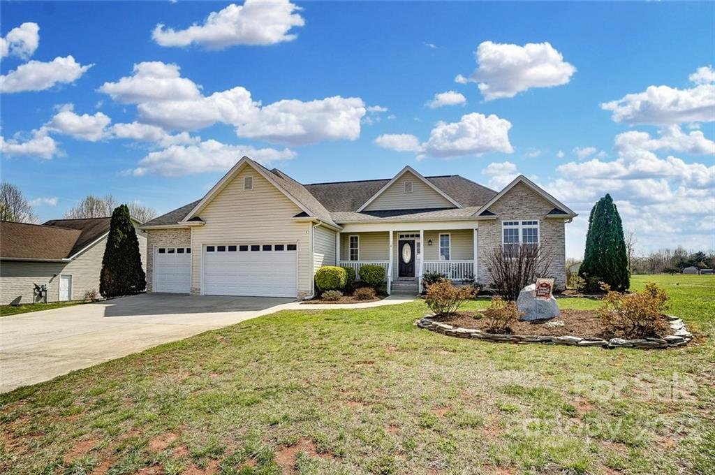 Property image 1 at 117 Logan Ridge Drive, Statesville, NC 28677