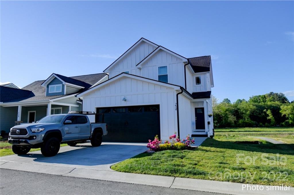 Property image 1 at 160 Leyland Circle, Hendersonville, NC 28792