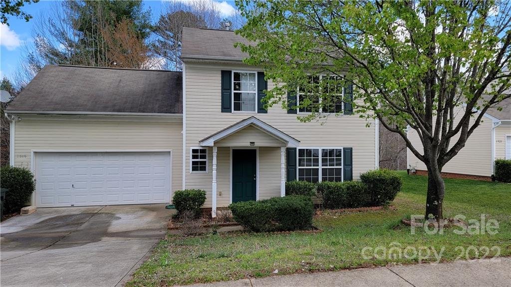 Property image 1 at 1919 9th Street Drive, Hickory, NC 28602