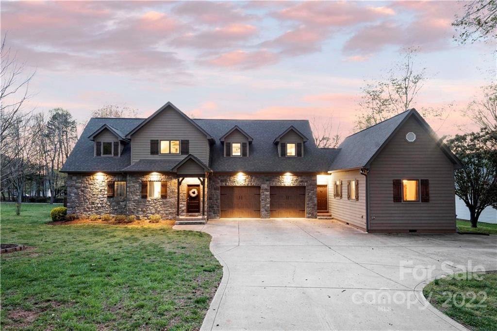 Property image 1 at 149 Lakeshore Drive, Mooresville, NC 28117