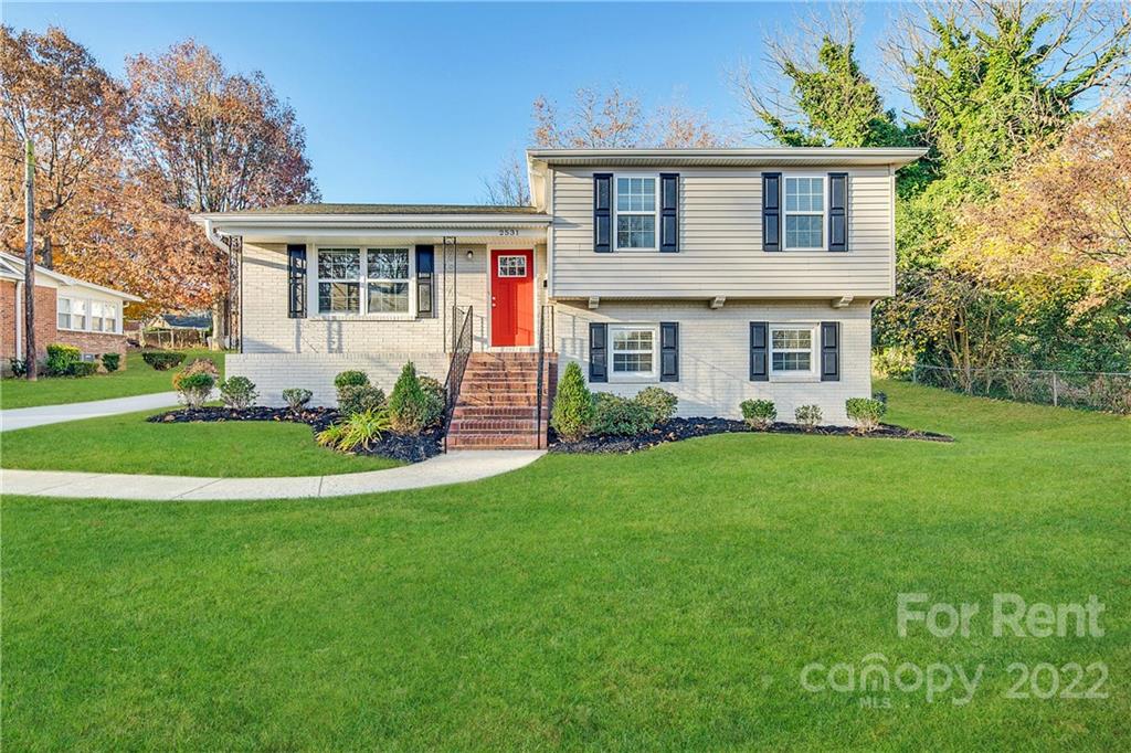 Property image 1 at 2531 Tanglebrook Lane, Charlotte, NC 28216