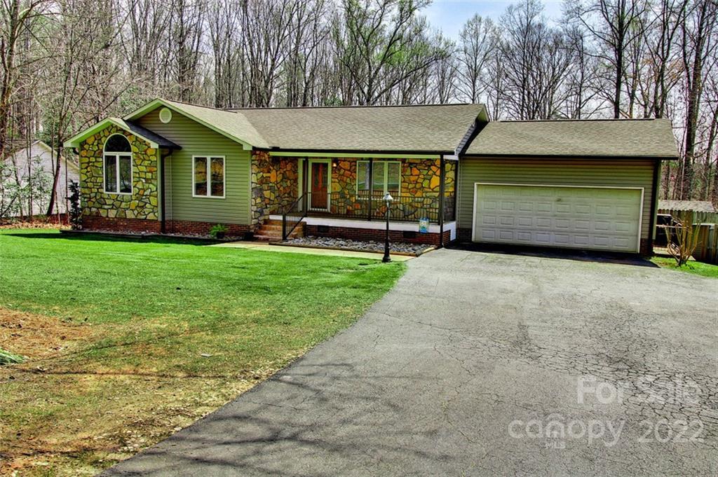 Property image 1 at 7536 Forest Oak Drive, Denver, NC 28037