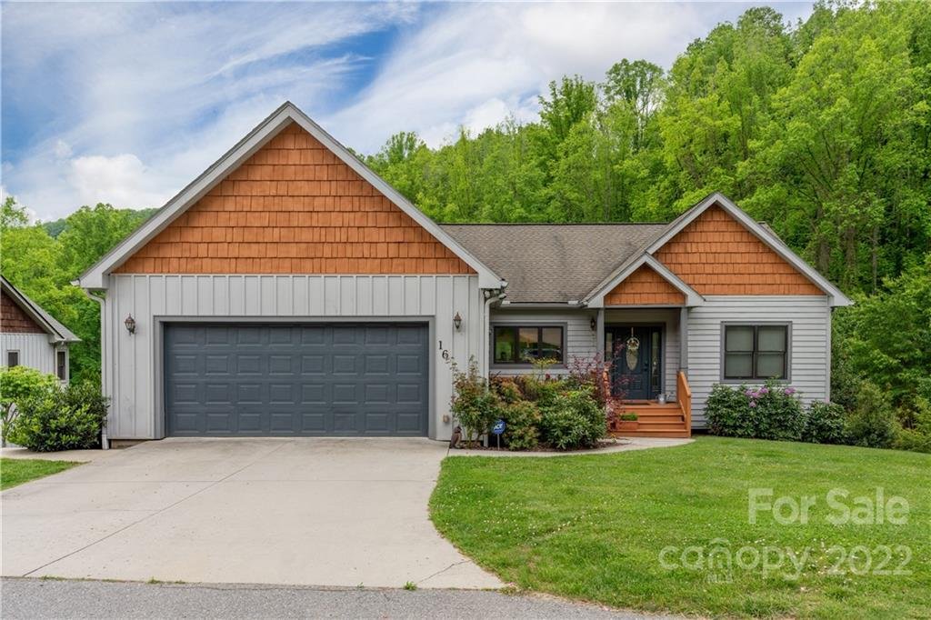 Property image 1 at 16 Constitution Avenue, Waynesville, NC 28785